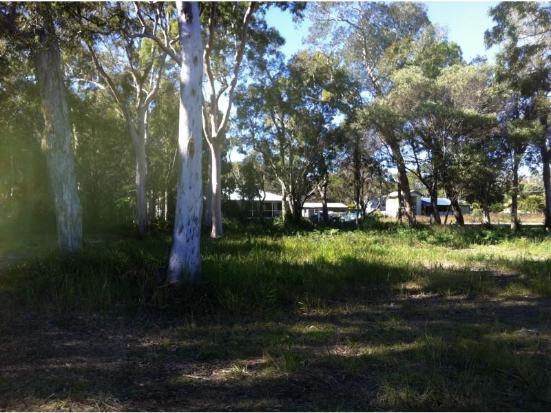 54 Coast Road, Macleay Island QLD 4184