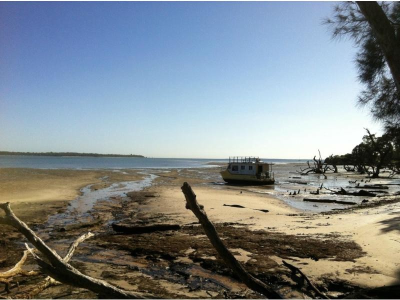 54 Coast Road, Macleay Island QLD 4184
