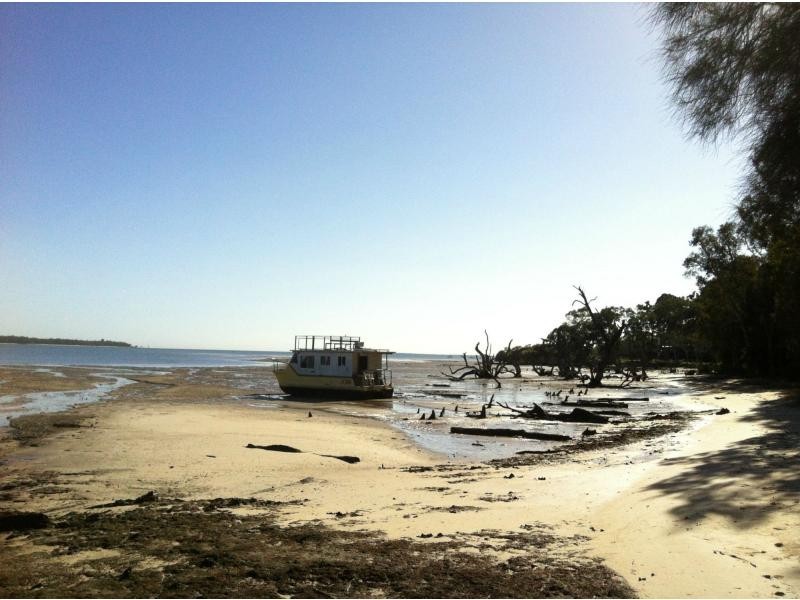 54 Coast Road, Macleay Island QLD 4184