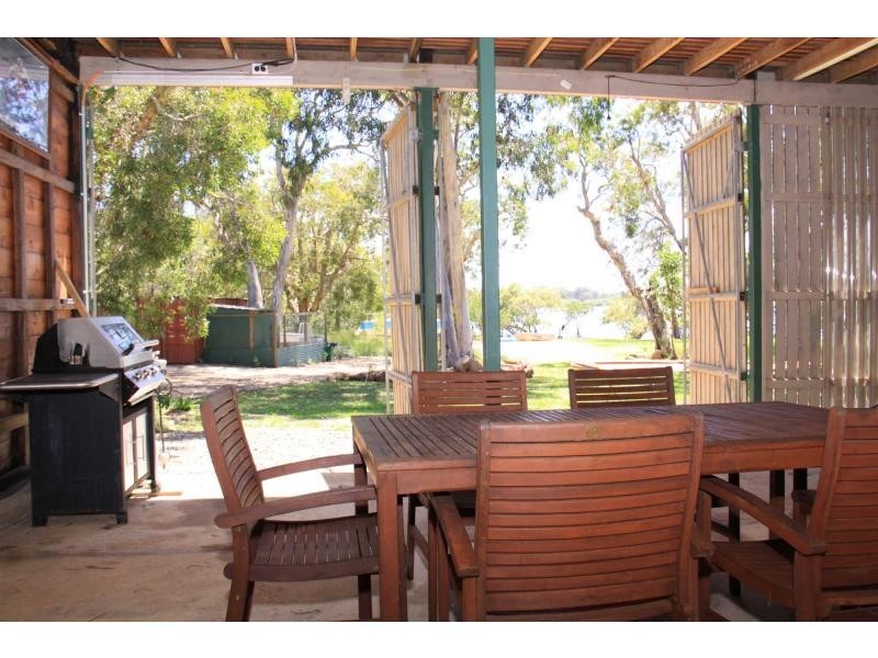 34 Marine Street, Macleay Island QLD 4184