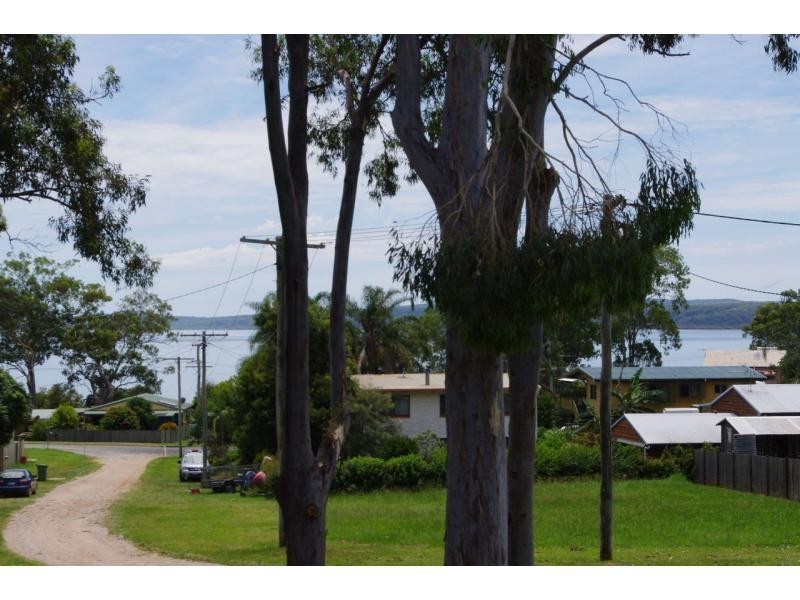 13 Shelly Crescent, Lamb Island QLD 4184