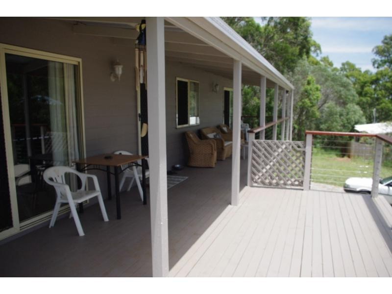 13 Shelly Crescent, Lamb Island QLD 4184