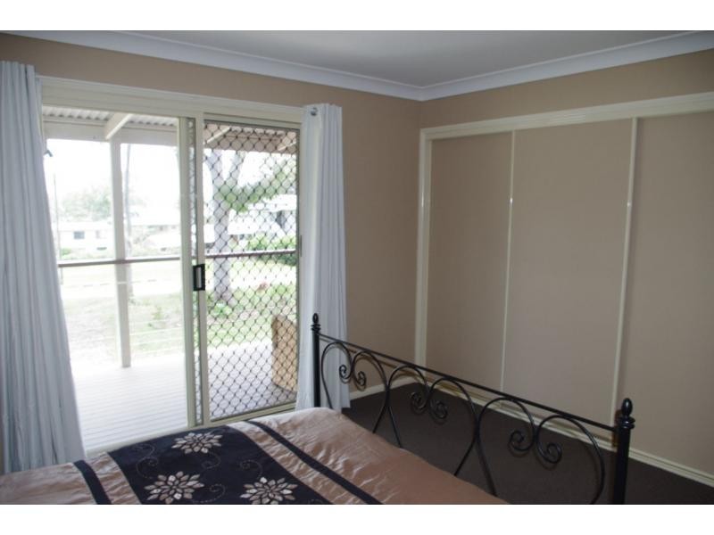 13 Shelly Crescent, Lamb Island QLD 4184