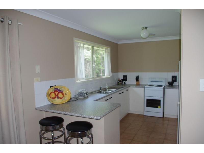 13 Shelly Crescent, Lamb Island QLD 4184