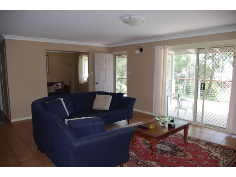 13 Shelly Crescent, Lamb Island QLD 4184