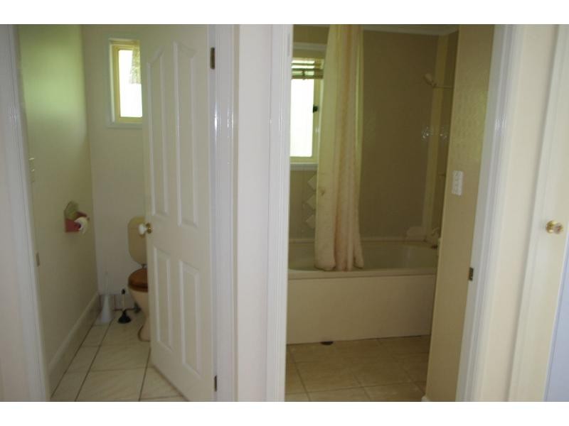 38 Blue Bay Crescent, Macleay Island QLD 4184