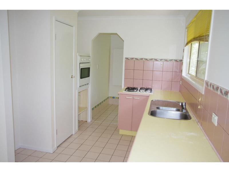 38 Blue Bay Crescent, Macleay Island QLD 4184