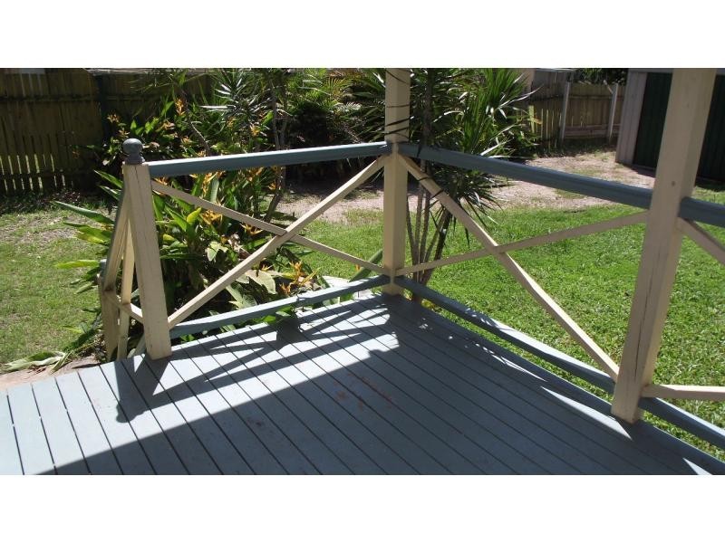 8 William Street, Macleay Island QLD 4184