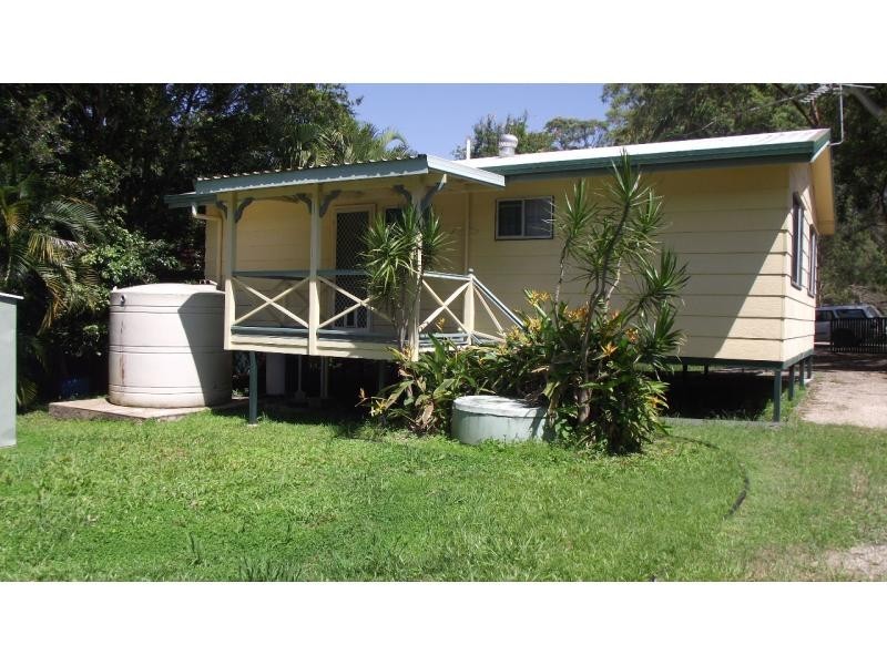 8 William Street, Macleay Island QLD 4184