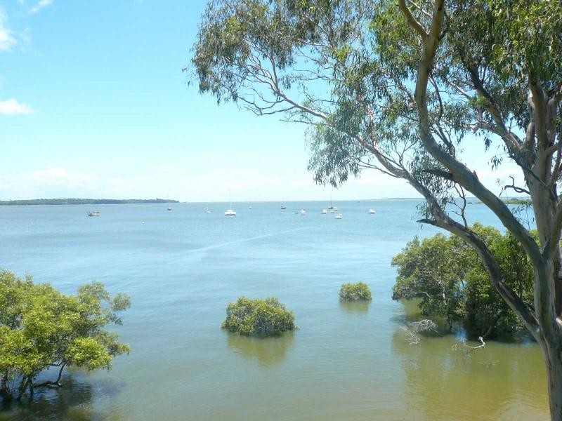 26 Kim Crescent, Macleay Island QLD 4184