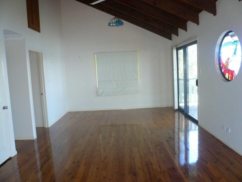 26 Kim Crescent, Macleay Island QLD 4184