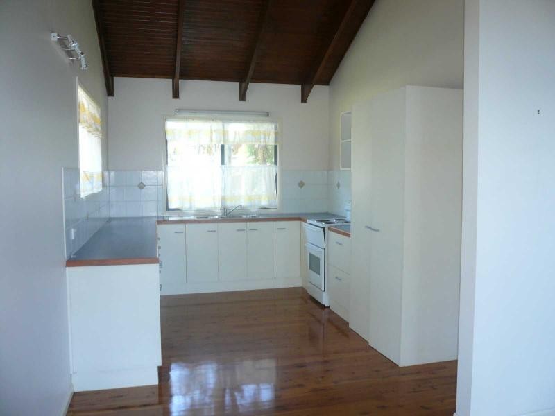 26 Kim Crescent, Macleay Island QLD 4184