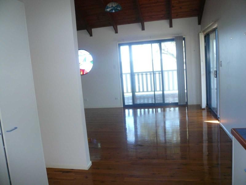 26 Kim Crescent, Macleay Island QLD 4184