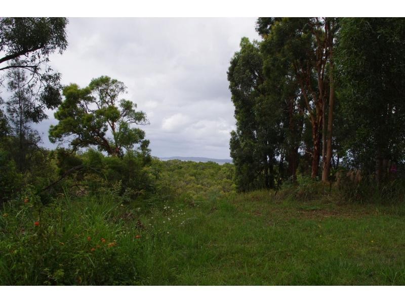 1 Causeway Drive, Macleay Island QLD 4184