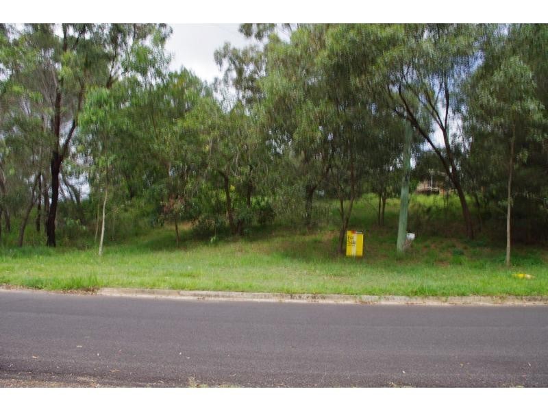 1 Causeway Drive, Macleay Island QLD 4184