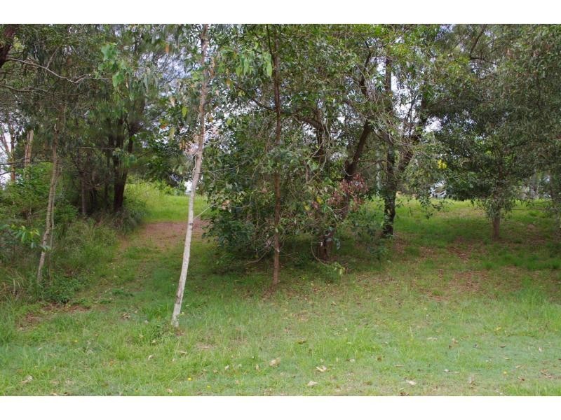 1 Causeway Drive, Macleay Island QLD 4184
