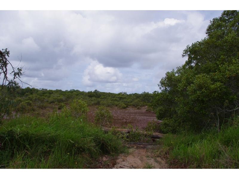 1 Causeway Drive, Macleay Island QLD 4184
