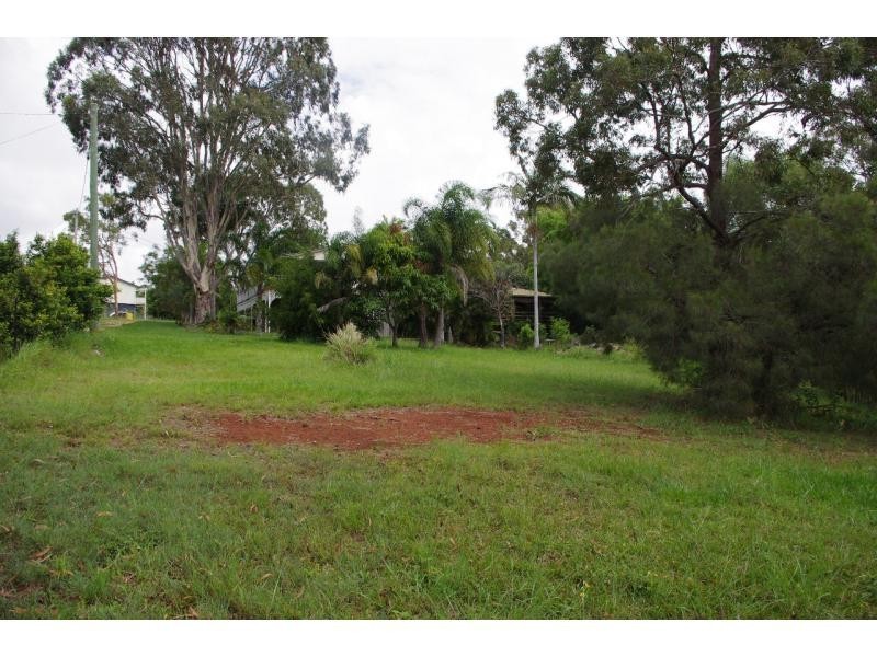 1 Causeway Drive, Macleay Island QLD 4184