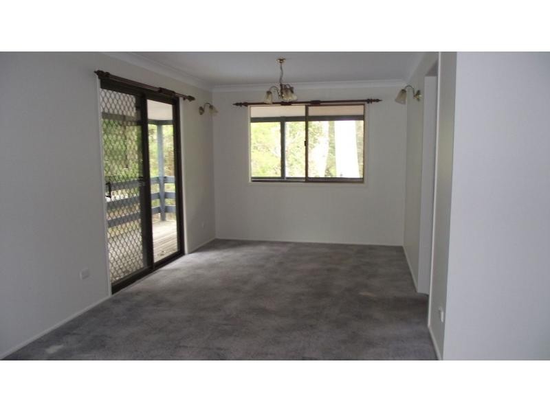 4 Whiting Street, Macleay Island QLD 4184