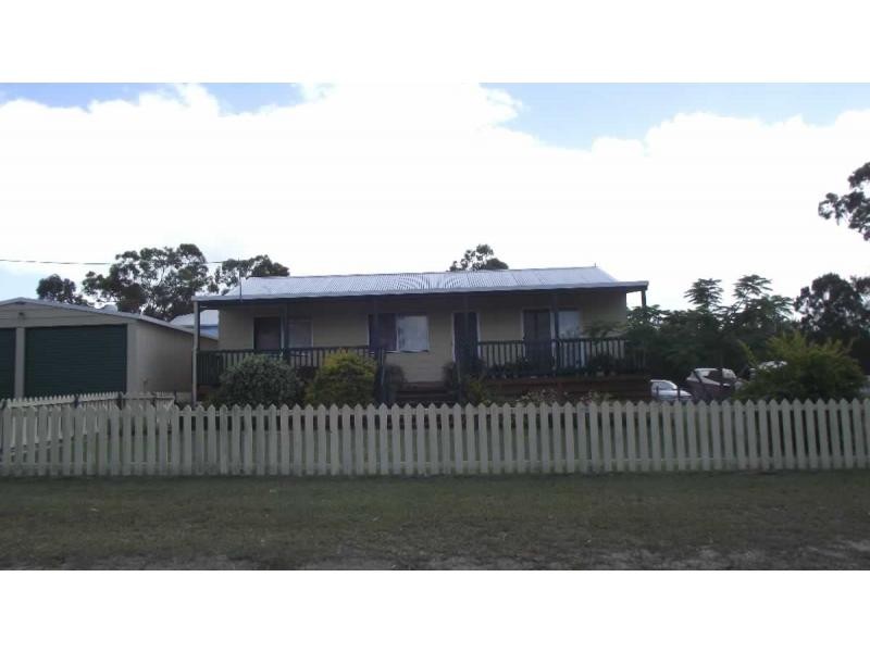 3 Percival Street, Macleay Island QLD 4184