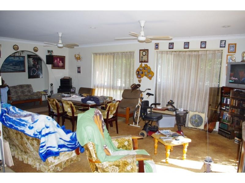 21 Leonie Crescent, Lamb Island QLD 4184