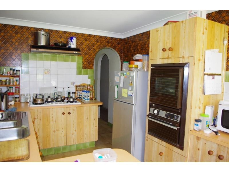 21 Leonie Crescent, Lamb Island QLD 4184