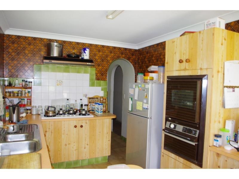 21 Leonie Crescent, Lamb Island QLD 4184