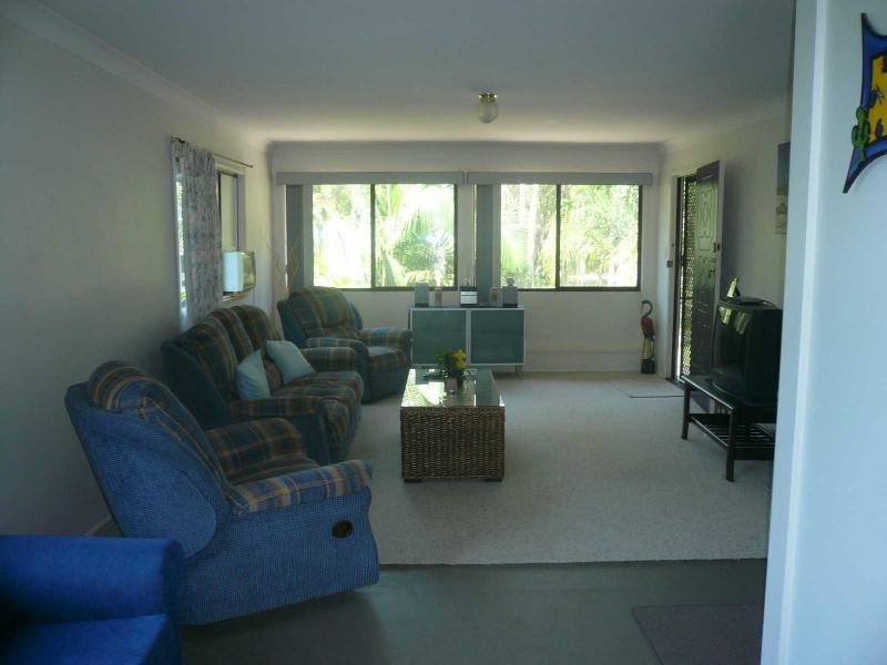 15 Baracoota Street, Macleay Island QLD 4184