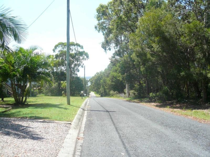 15 Baracoota Street, Macleay Island QLD 4184