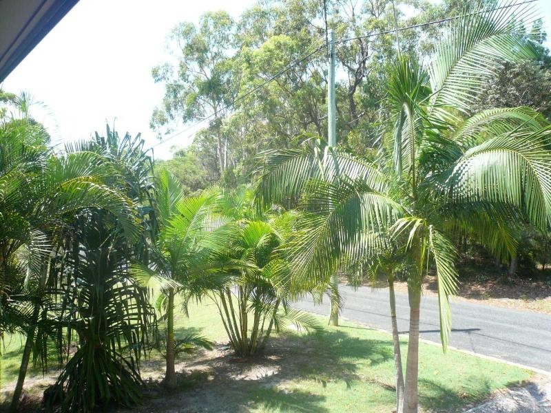 15 Baracoota Street, Macleay Island QLD 4184