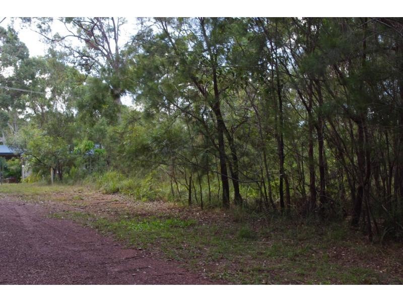 15 Flora Street, Lamb Island QLD 4184