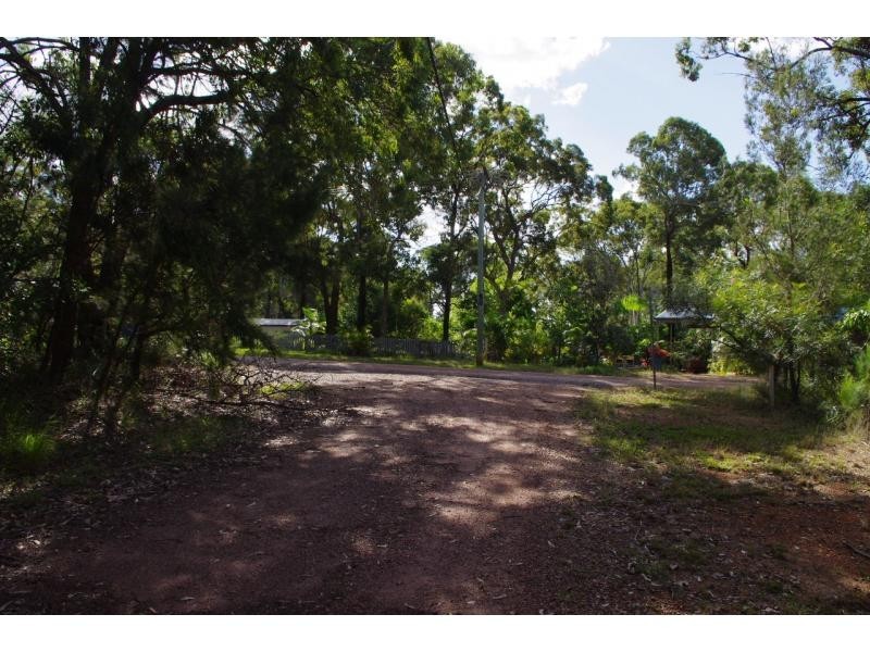 15 Flora Street, Lamb Island QLD 4184