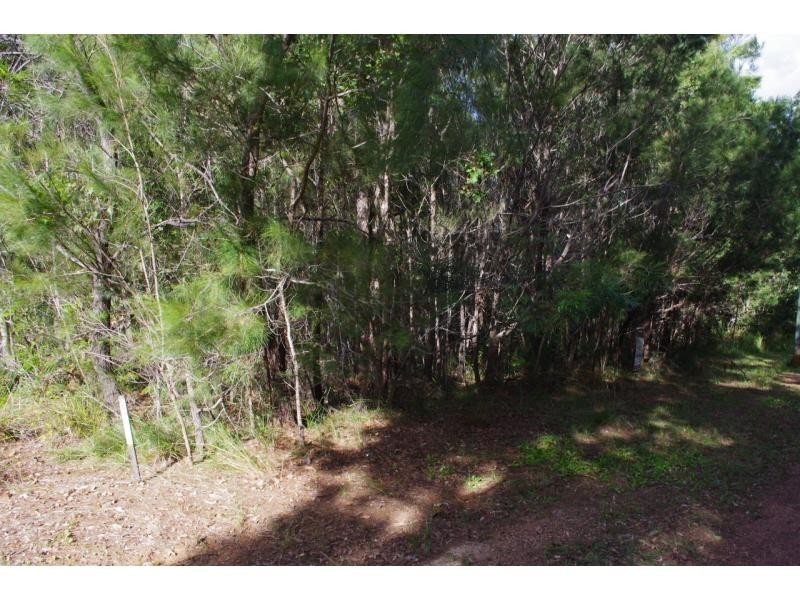 15 Flora Street, Lamb Island QLD 4184