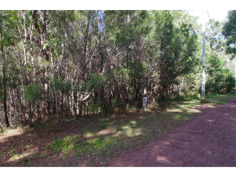 15 Flora Street, Lamb Island QLD 4184