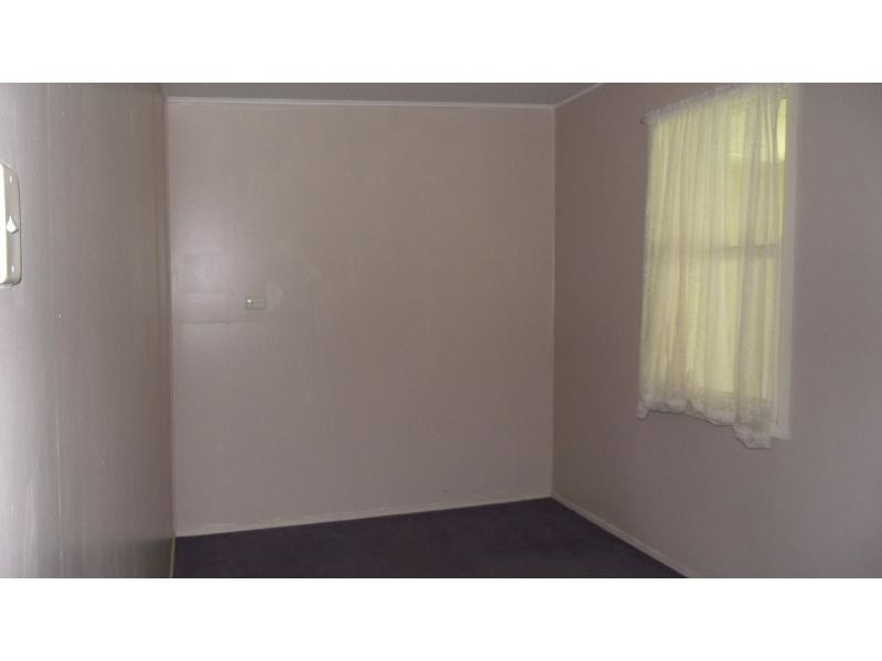 11 Squire Street, Macleay Island QLD 4184