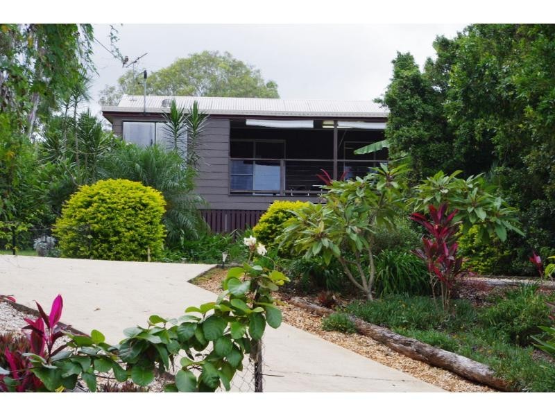 143 Lucas Drive, Lamb Island QLD 4184