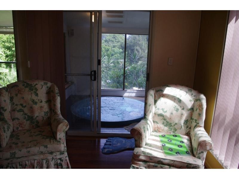 143 Lucas Drive, Lamb Island QLD 4184