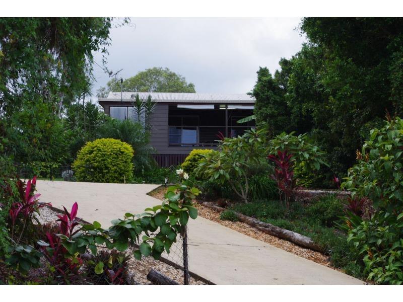 143 Lucas Drive, Lamb Island QLD 4184