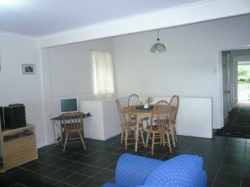 2 Waterside Drive, Macleay Island QLD 4184