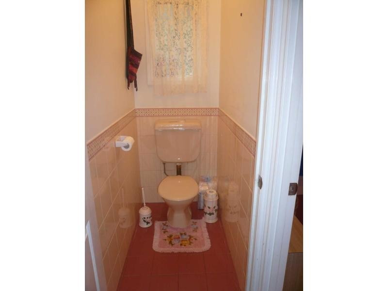 2 Waterside Drive, Macleay Island QLD 4184