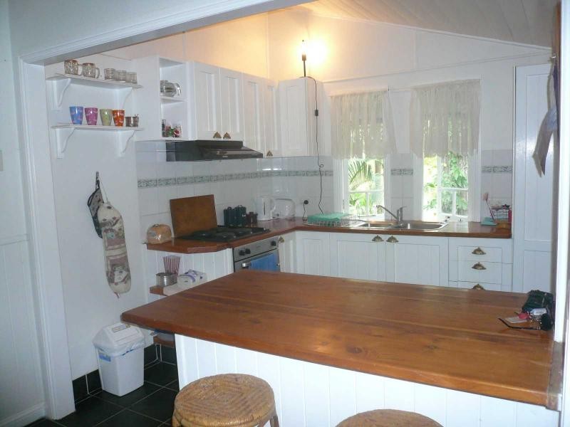 2 Waterside Drive, Macleay Island QLD 4184