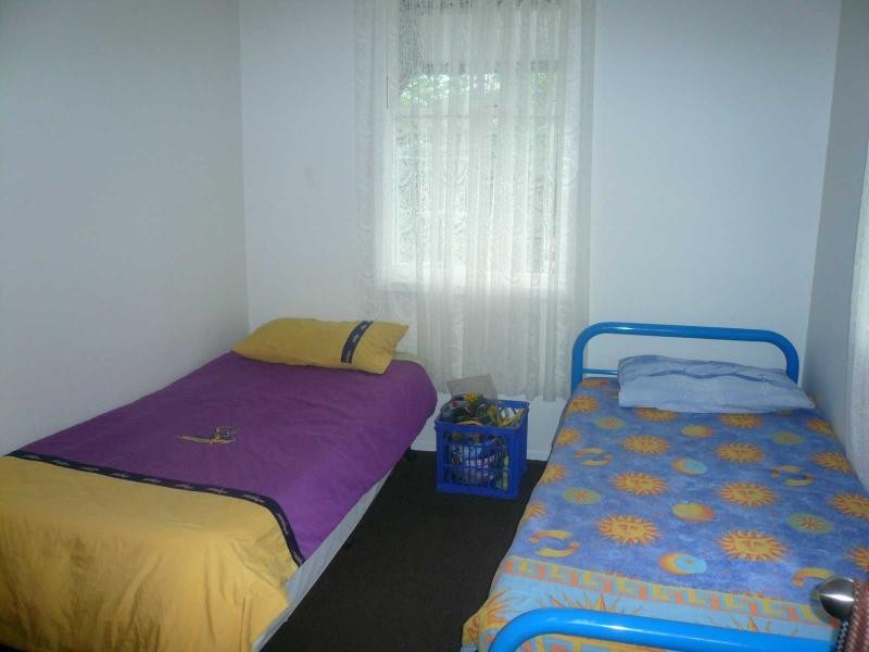 2 Waterside Drive, Macleay Island QLD 4184