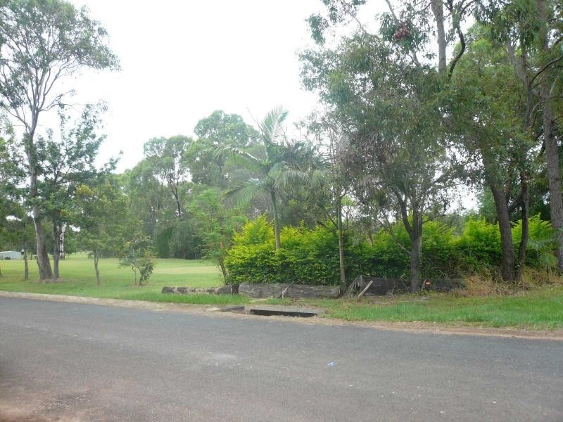 2 Waterside Drive, Macleay Island QLD 4184