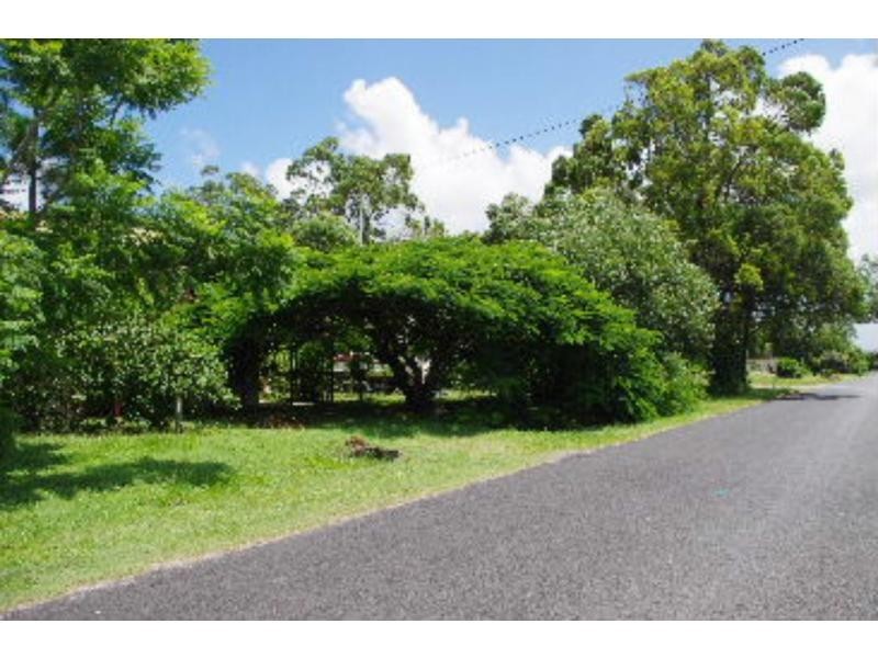 21 Hamilton Parade, Macleay Island QLD 4184