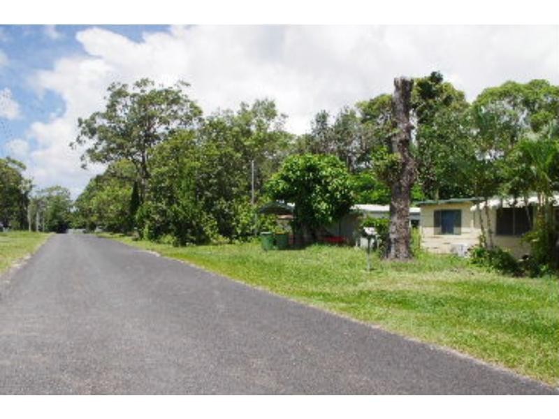 21 Hamilton Parade, Macleay Island QLD 4184