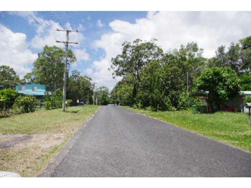 21 Hamilton Parade, Macleay Island QLD 4184