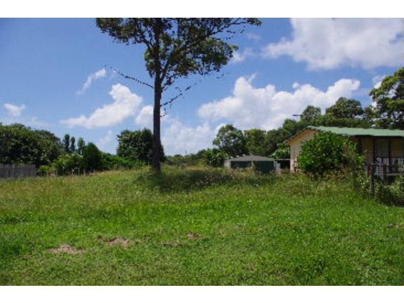 21 Hamilton Parade, Macleay Island QLD 4184