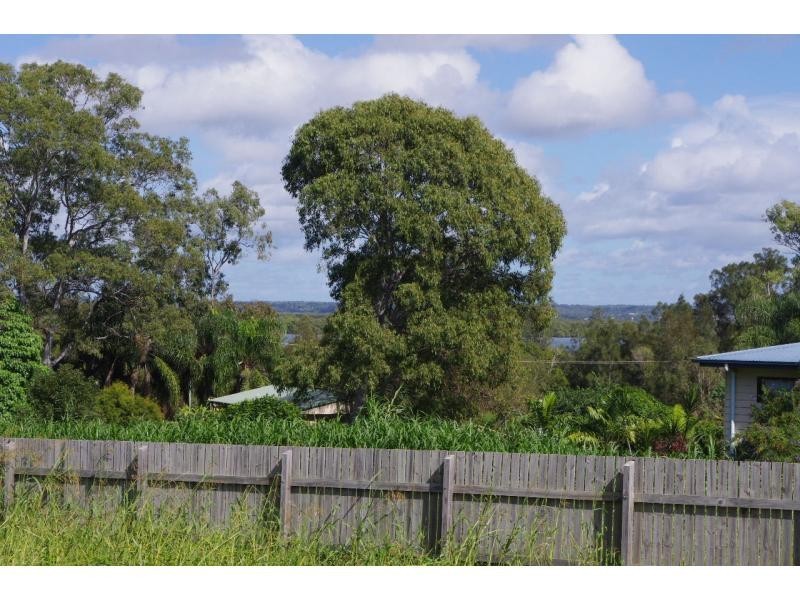 14 Eastbourne Terrace, Macleay Island QLD 4184