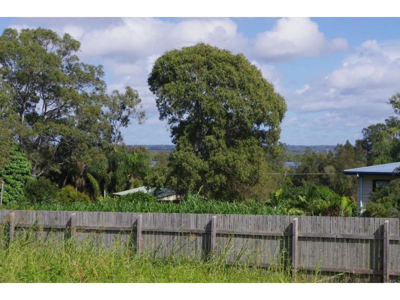 14 Eastbourne Terrace, Macleay Island QLD 4184