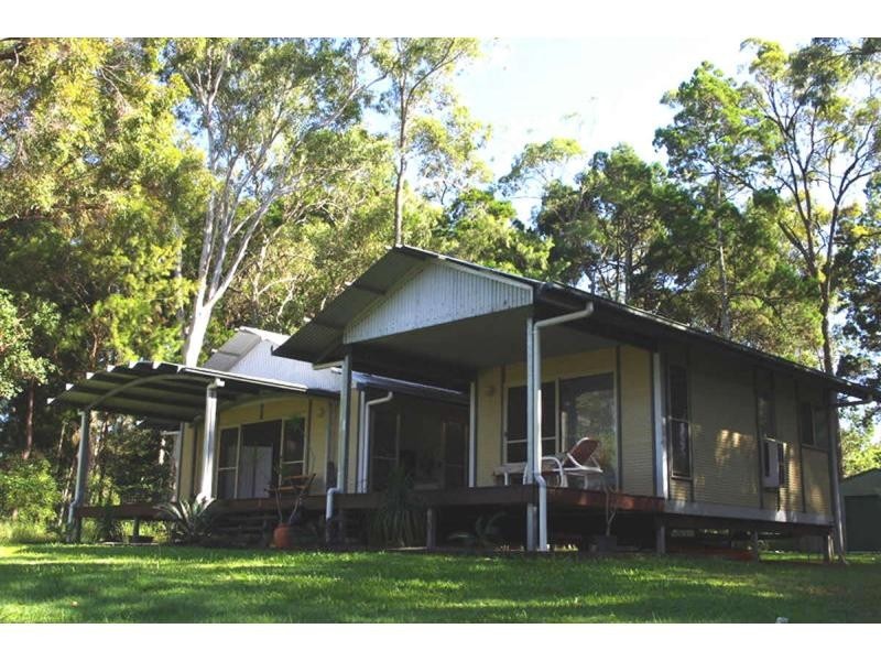 14 Bertram Road, Karragarra Island QLD 4184